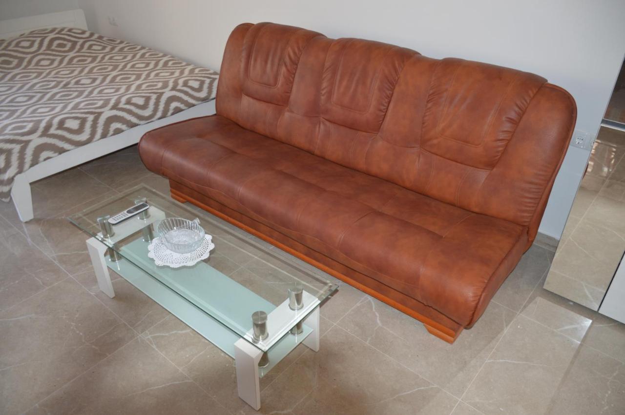 Studio Apartman Kata Prvic Sepurine Buitenkant foto