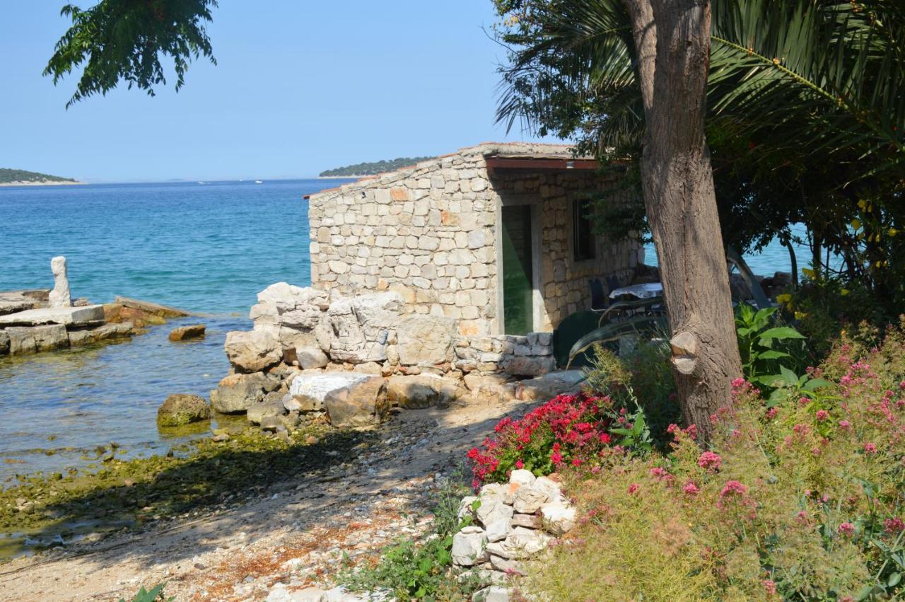 Studio Apartman Kata Prvic Sepurine Buitenkant foto