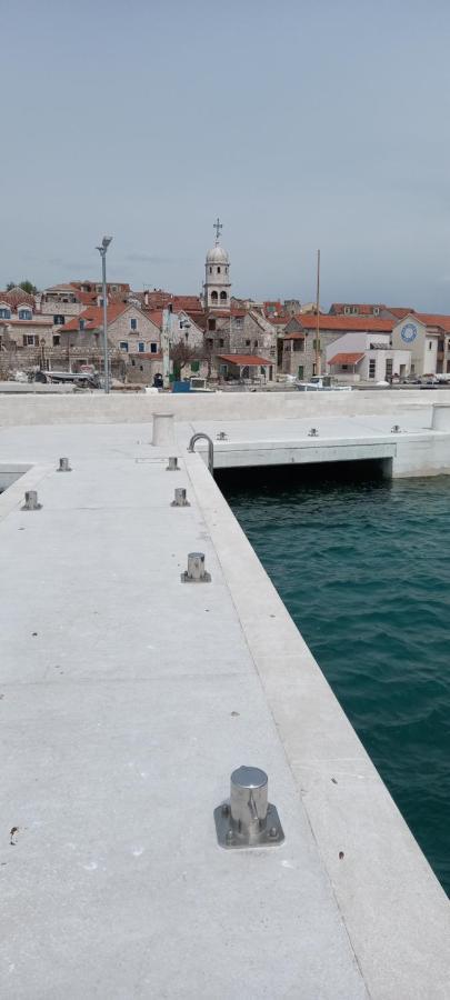 Studio Apartman Kata Prvic Sepurine Buitenkant foto